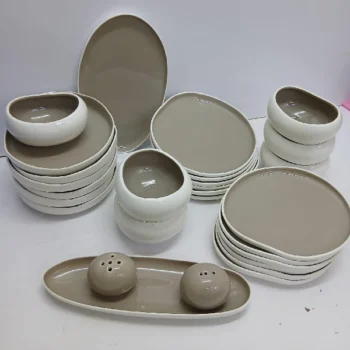 28PC Porcelain Dinner Set